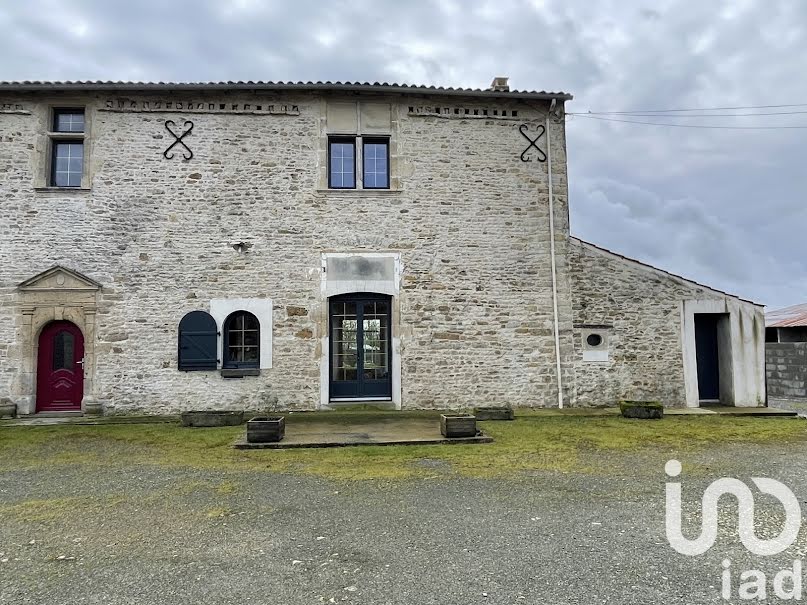 Vente maison 6 pièces 105 m² à Chantonnay (85110), 195 000 €