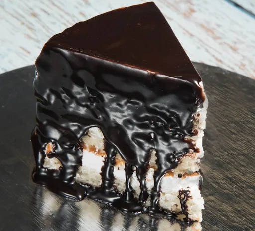Chocolate Cream Pastry [1 Piece]