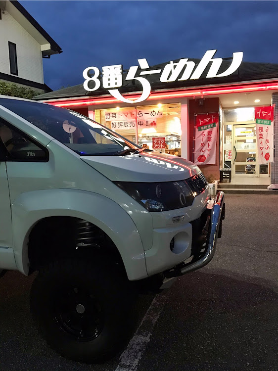 デリカD:5の285タイヤ装着時は約14インチアップらしい・目指しているのはじゅるろう号的デモカー・10/25日曜は北陸デリオフ会に関するカスタム事例の投稿画像1枚目