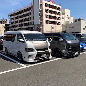 ハイエースバン TRH200V