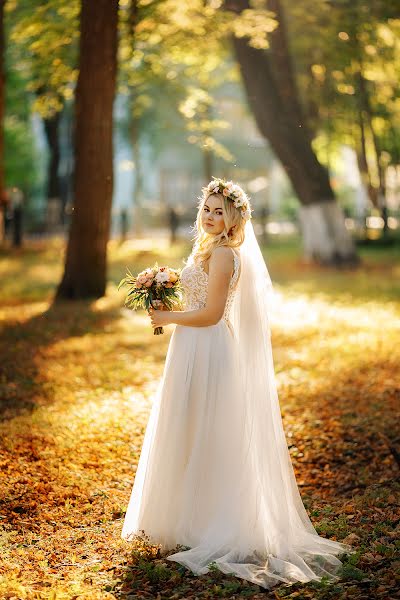 Fotógrafo de casamento Aleksandra Tikhova (aleksti). Foto de 28 de dezembro 2018