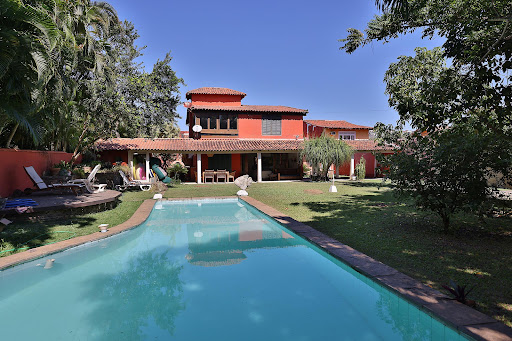 Maison avec piscine et jardin 2