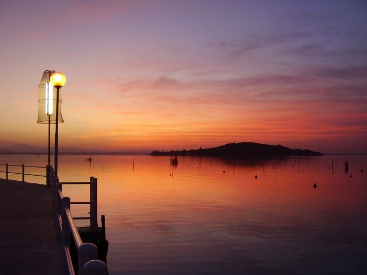 Tramonto sul Trasimeno di cucs78