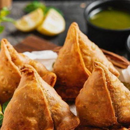 Veg Samosa ( 2 PCS)