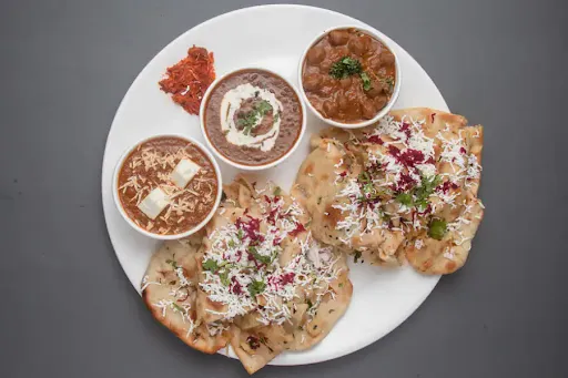 Navratan Chur Chur Naan Thali