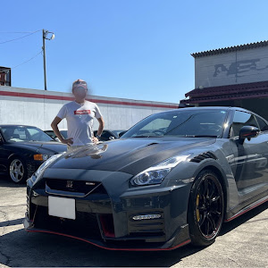 NISSAN GT-R