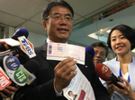 黃偉哲登記參選台南市長 不會加入任何派系