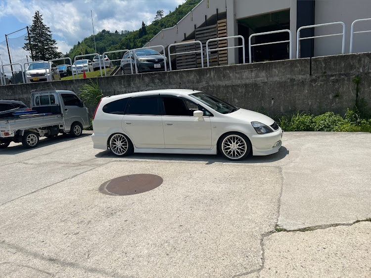 ストリームのRN2ストリーム・テイン車高調・#車売ります・よろしくお願いします！・大好きな車に関するカスタム事例の投稿画像5枚目