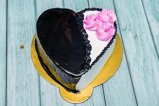 Heart Shape Vanilla Cake