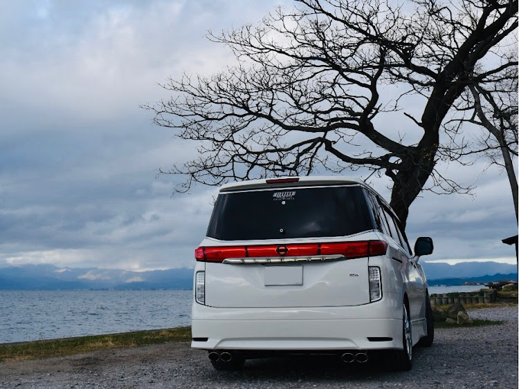 エルグランドの目指せPickUpCars・あのベンチに関するカスタム事例の投稿画像5枚目