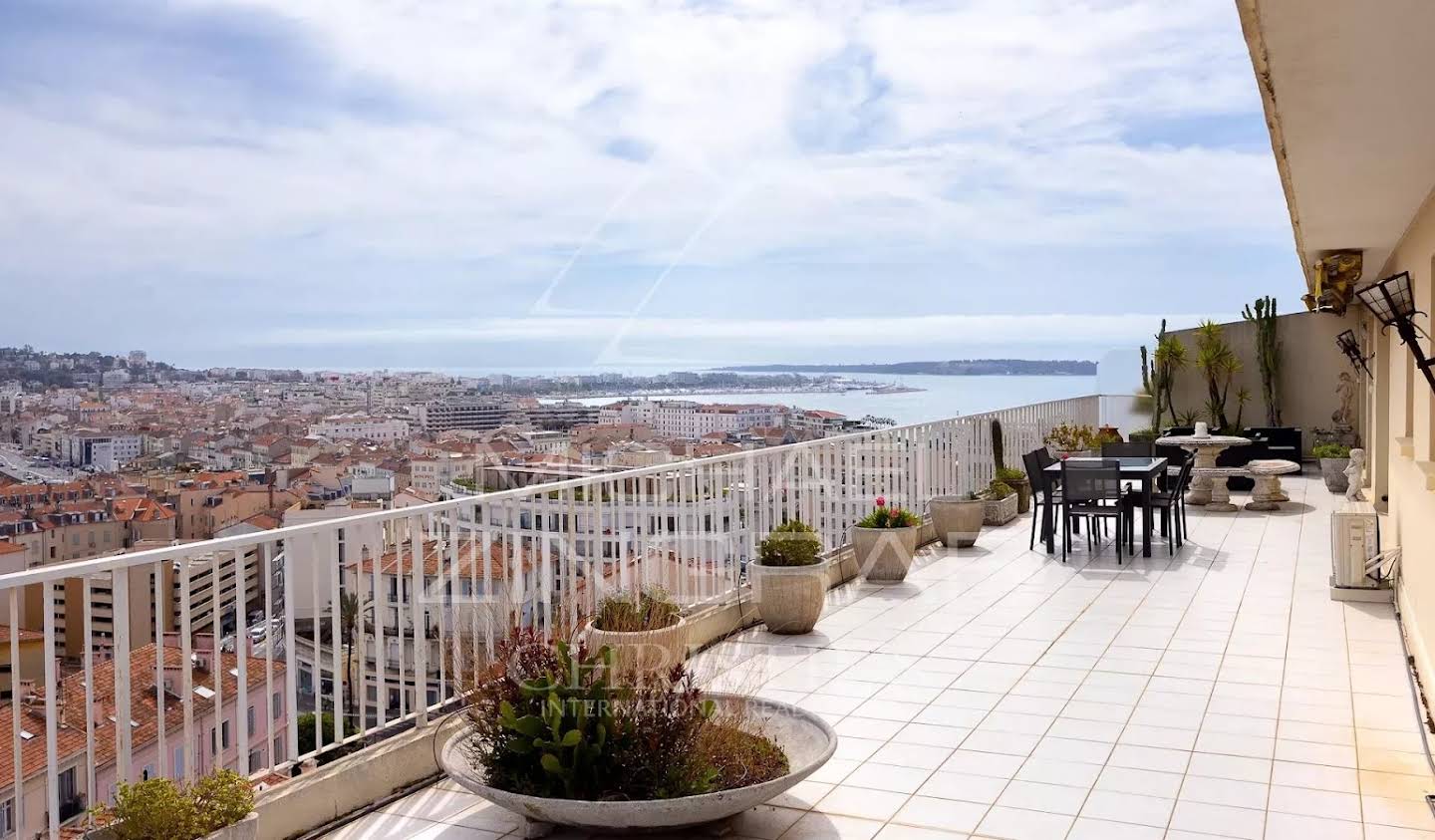 Apartment with terrace Cannes