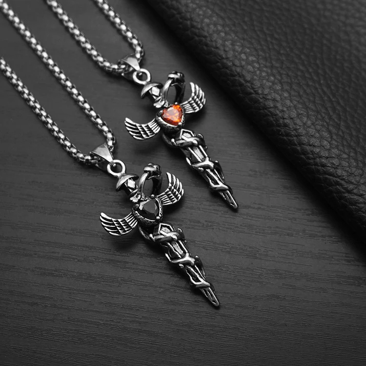 Title 5, Collar de acero titanio con dije de serpiente, ...