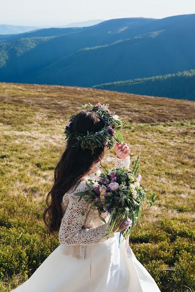 Fotógrafo de casamento Vasil Turyanin (vasylturianyn). Foto de 10 de dezembro 2019