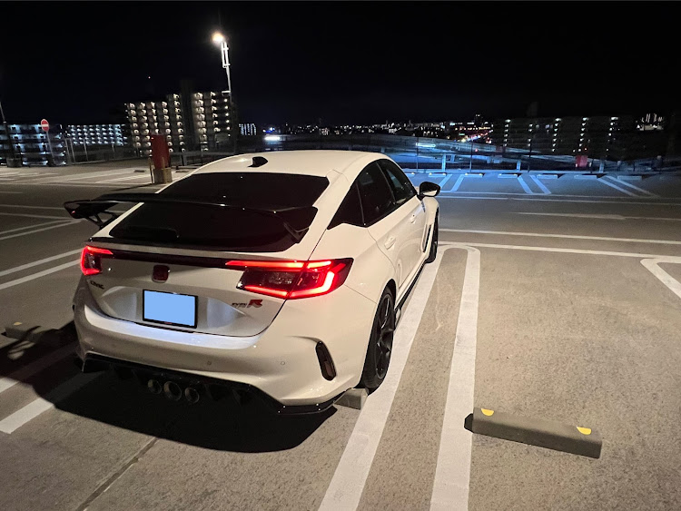 シビックタイプRの立体駐車場・屋上・西宮ガーデンズ・夜景・1台に関するカスタム事例の投稿画像3枚目