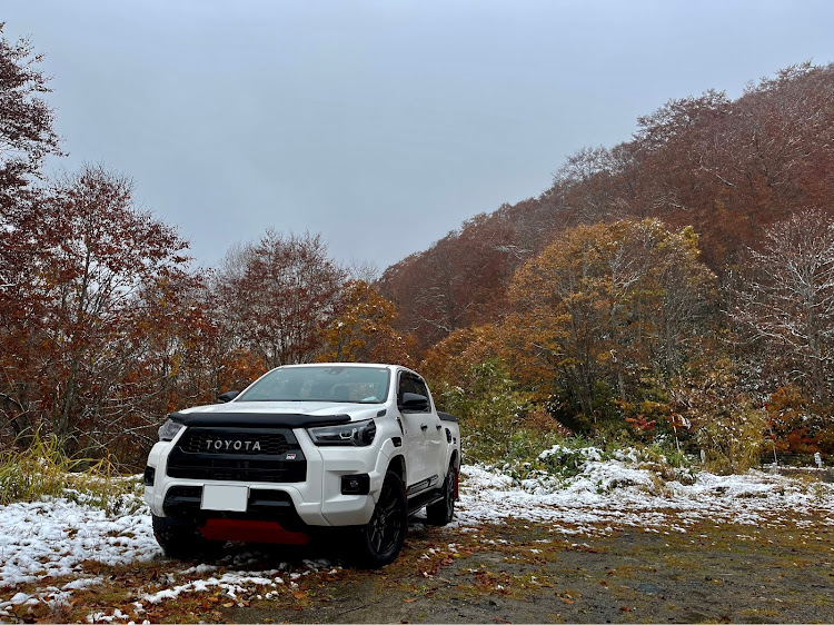 ハイラックスの2023ベストショット11月・紅葉と雪と愛車・ハイゼットトラック・仕事終わりに洗車・寒暖差にご注意下さい🙇‍♂️に関するカスタム事例の投稿画像1枚目