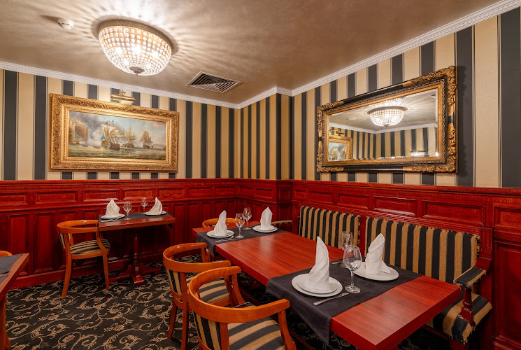 Columbus Lounge