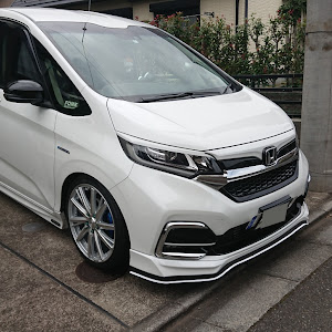 フリード+ GB7