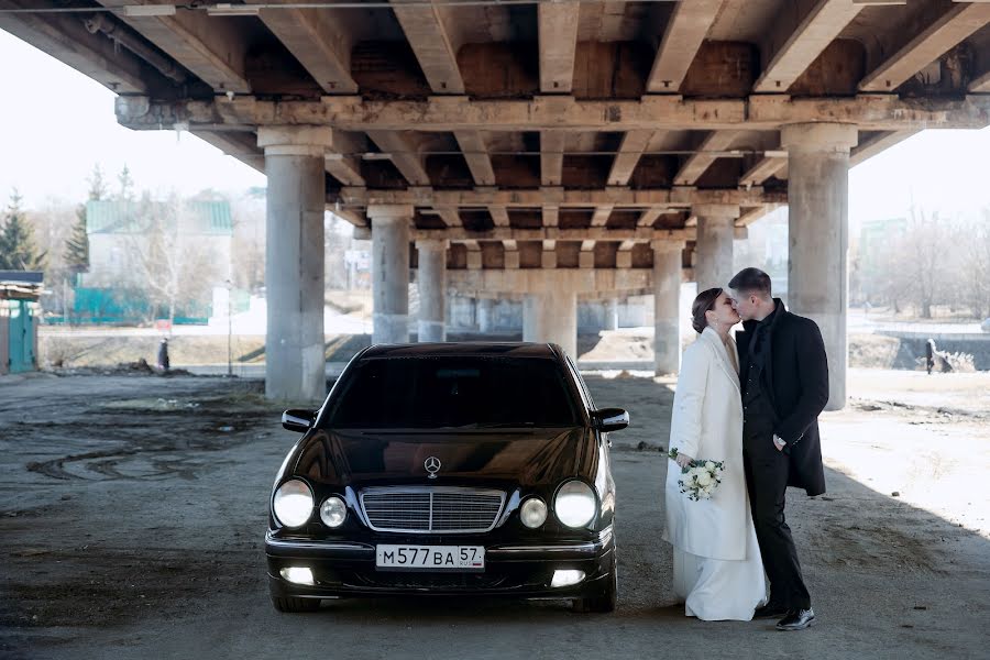 Fotógrafo de casamento Aleksandr Savenkov (savuchka57). Foto de 3 de maio 2023