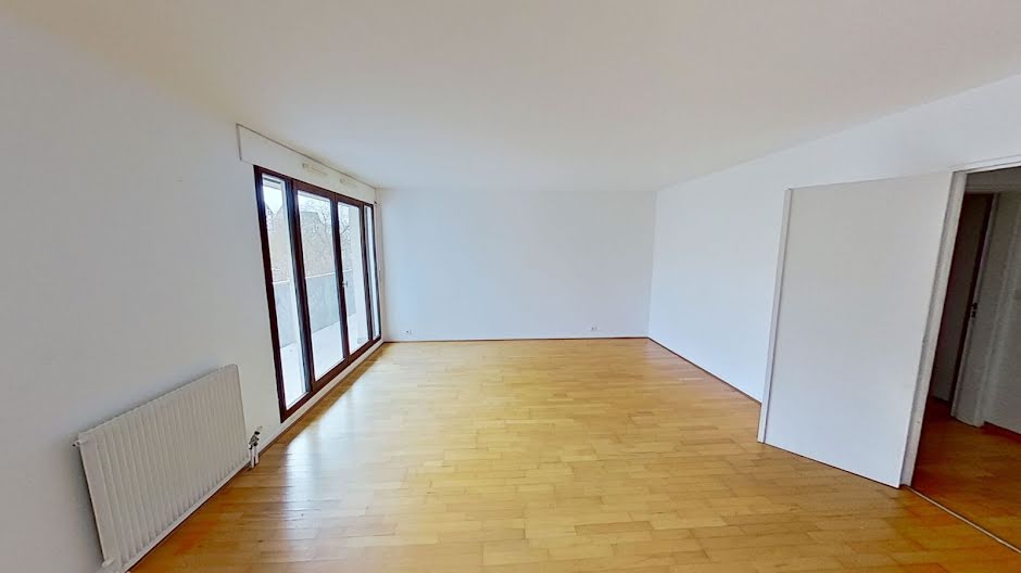 Location  appartement 4 pièces 93 m² à Puteaux (92800), 2 430 €