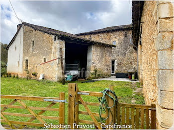 maison à Javerlhac-et-la-Chapelle-Saint-Robert (24)