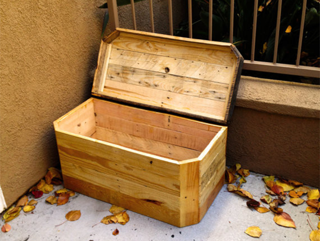 Creative Things You Can Make from Old Wooden Pallets - Wombrose