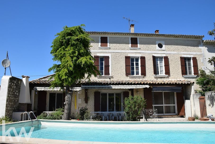 Vente maison 8 pièces 229.45 m² à Barbentane (13570), 499 000 €