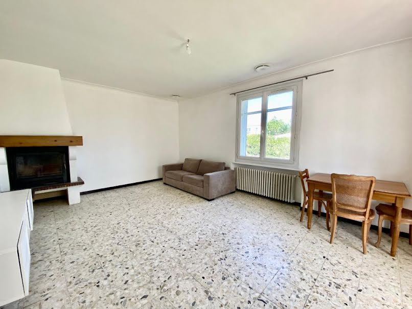 Location meublée maison 4 pièces 90 m² à Pertuis (84120), 1 585 €