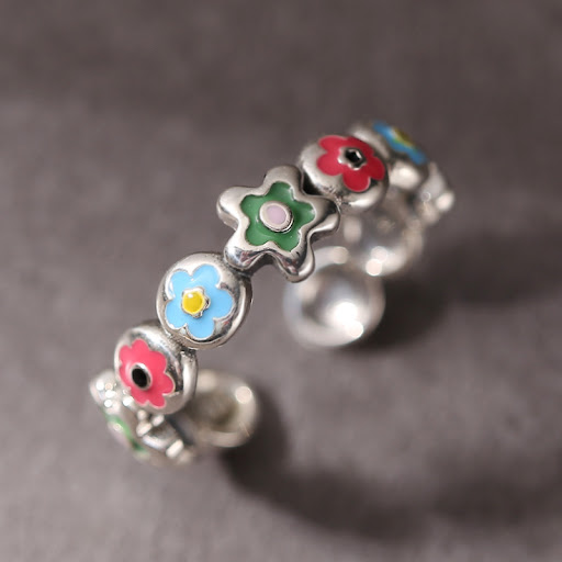 Title 4, 925 Sterling Silver Small Flower Ring for Women...