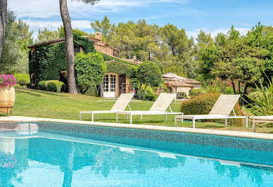 Maison avec piscine et jardin 1