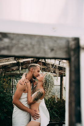 Fotógrafo de casamento Evelina Braginec (velyamay). Foto de 1 de novembro 2021