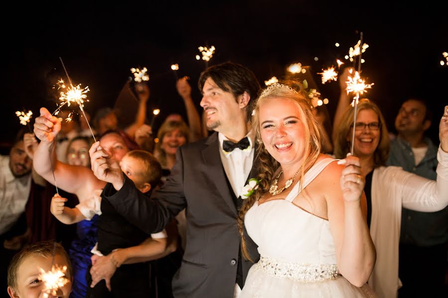 Fotografo di matrimoni Amélie Auclair (amelieauclair). Foto del 9 maggio 2019