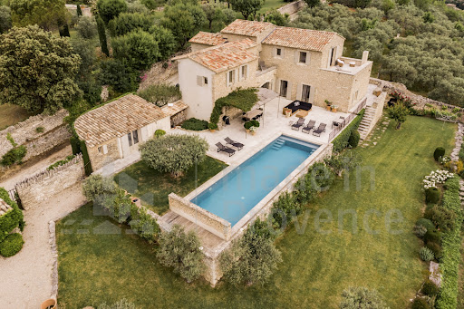 Maison avec piscine 2