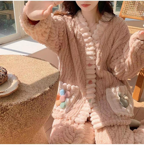Title 4, Womens Fashionable Temperament Plush Pajamas H...