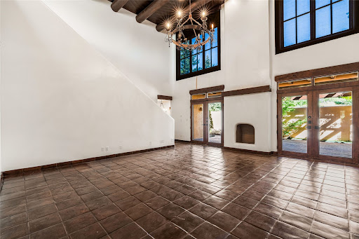 Apartment with pool 3