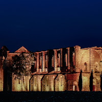 La luna e l'abbazia di 