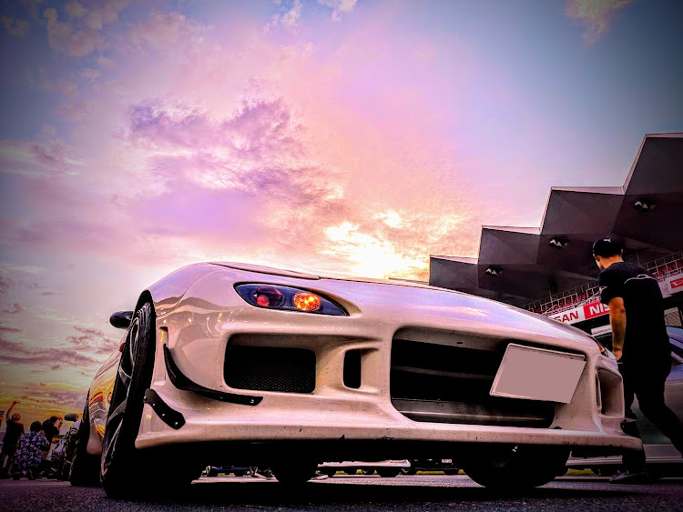 RX-7の地べた撮り・チームローガン・悪ノリおじさんグループ・カッコイイFD保存会に関するカスタム事例の投稿画像1枚目