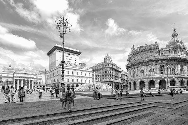 Piazza De Ferrari - Genova di Giancarlo Lava