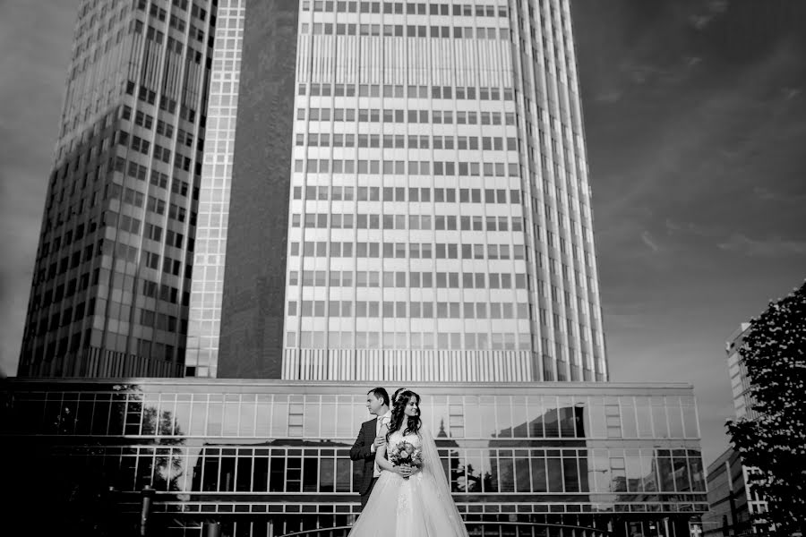शादी का फोटोग्राफर Dorin Catrinescu (idbrothers)। मई 28 2018 का फोटो
