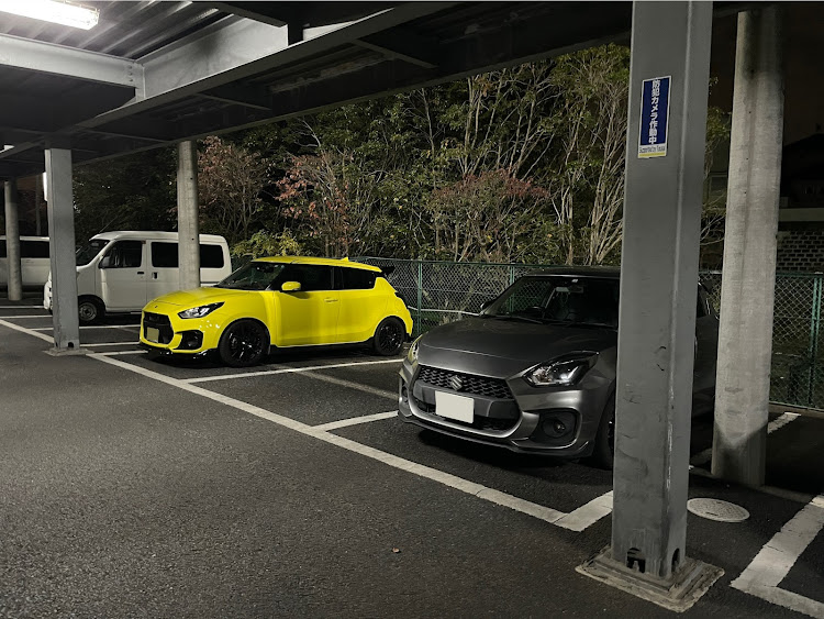 スイフトスポーツのローリングショット撮影・紅葉と愛車・星空と愛車に関するカスタム事例の投稿画像3枚目