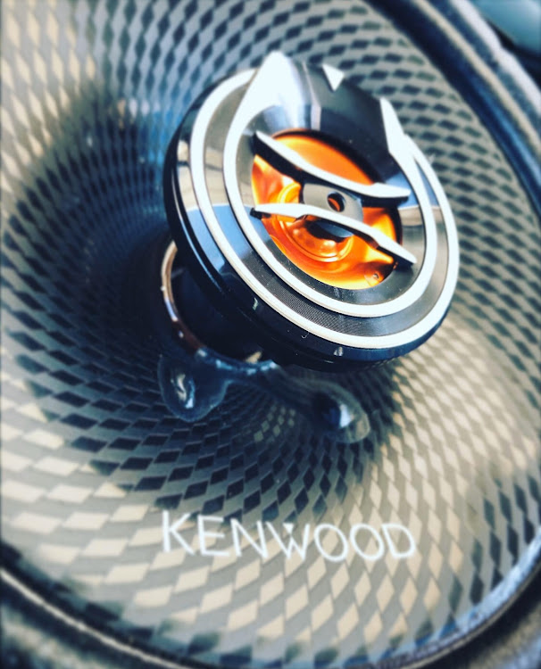 ワゴンRのKENWOOD・スピーカー・ワゴンR・新年のご挨拶に関するカスタム事例の投稿画像1枚目