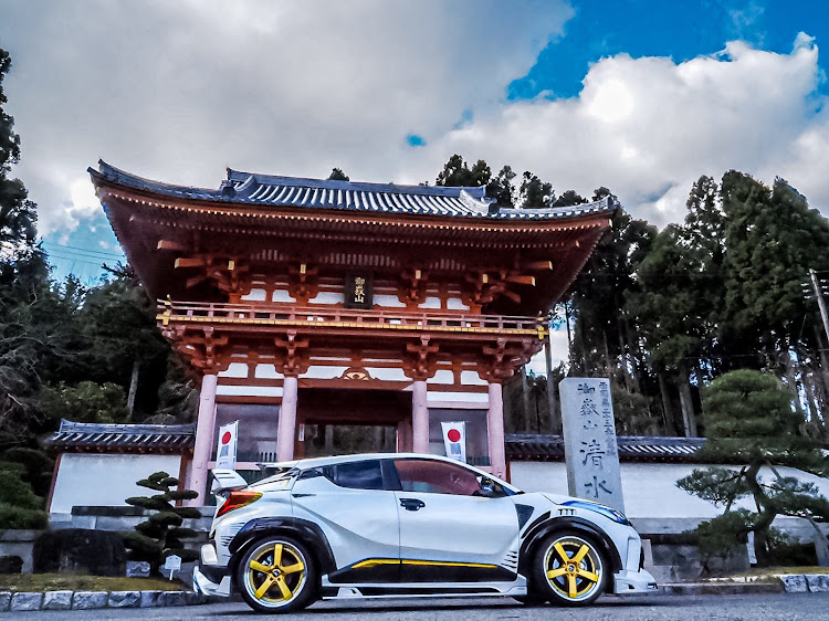 C-HRの目指せPickUpCars・会社の臨時休暇・紅葉と愛車・闘竜灘・清水寺に関するカスタム事例の投稿画像9枚目