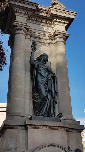 L'Esperit Popular, Plaça de Catalunya