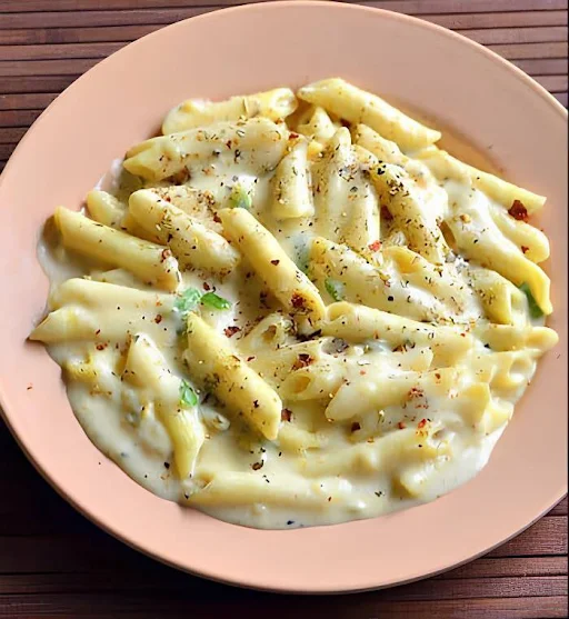 White Sauce Creamy Pasta