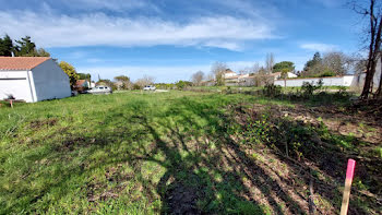 terrain à Saint-Pierre-d'Oléron (17)