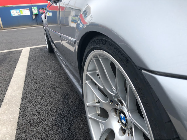 M3 クーペのタイヤ交換に関するカスタム事例の投稿画像1枚目