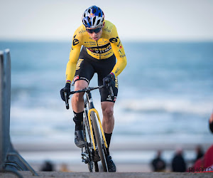 José De Cauwer ziet Wout van Aert alles winnen: "Zie je iemand anders?" en "Als een Romeinse veldheer?"