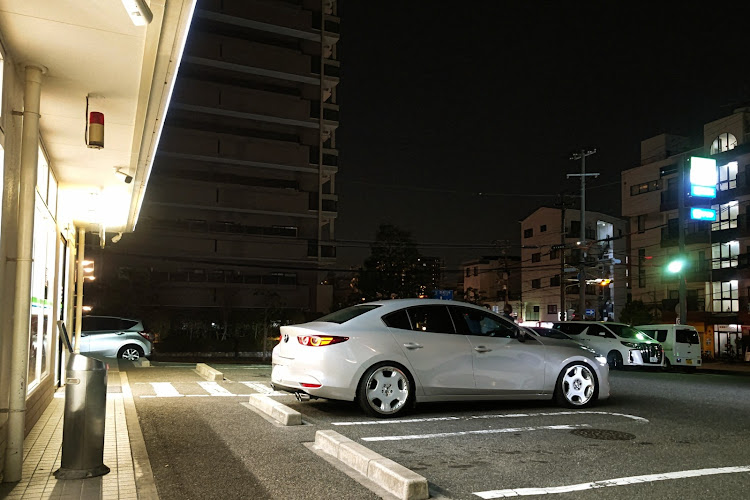 MAZDA3の春の風物詩と愛車・黄砂まみれ・プラチナクォーツメタリックに関するカスタム事例の投稿画像1枚目