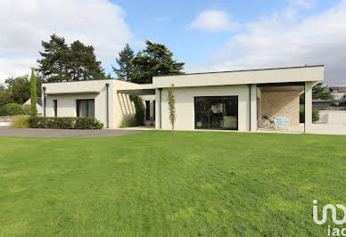 Maison avec piscine et terrasse 10