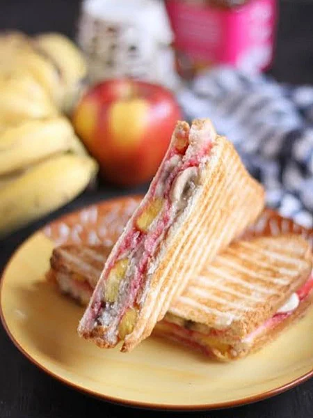 Jammy Fruity Sandwich