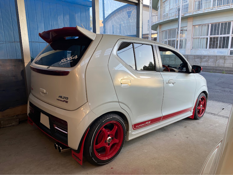 アルト ターボRSのlck619 リアルーフスポイラー・塗装DIYに関するカスタム事例の投稿画像1枚目